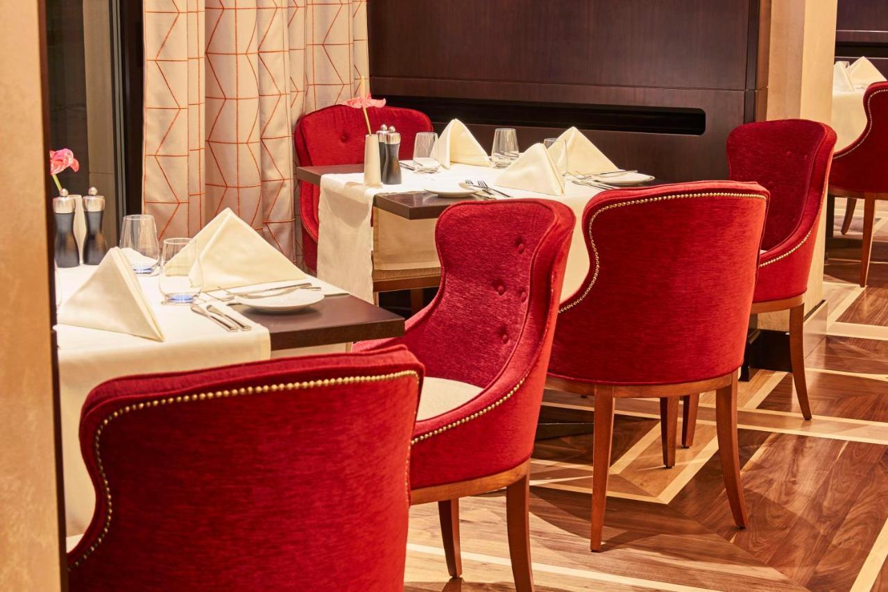Grand Hotel Kempinski Riga Ngoại thất bức ảnh The restaurant