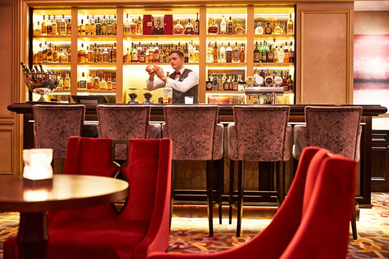 Grand Hotel Kempinski Riga Ngoại thất bức ảnh The bar at the Concourse